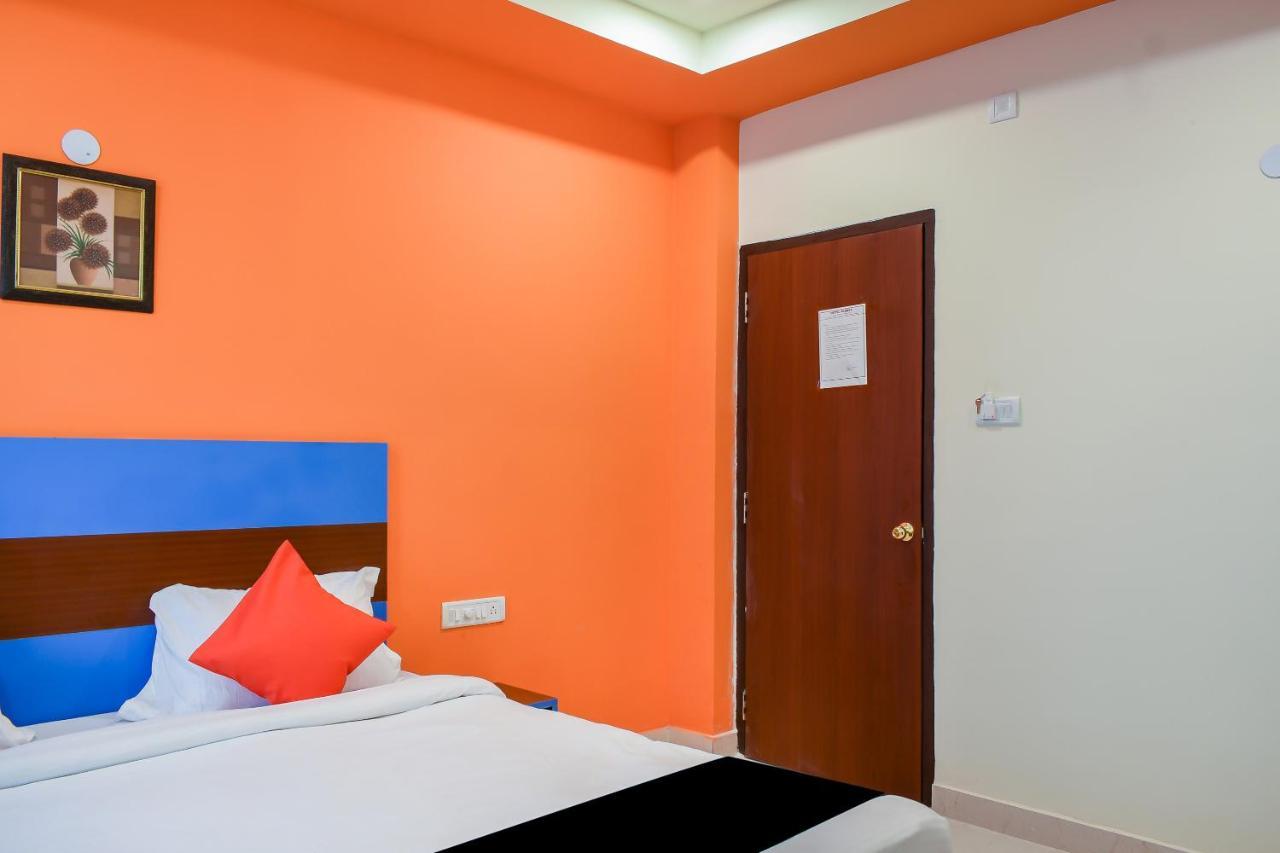 Capital O 67249 Hotel Planet ブバネーシュワル エクステリア 写真